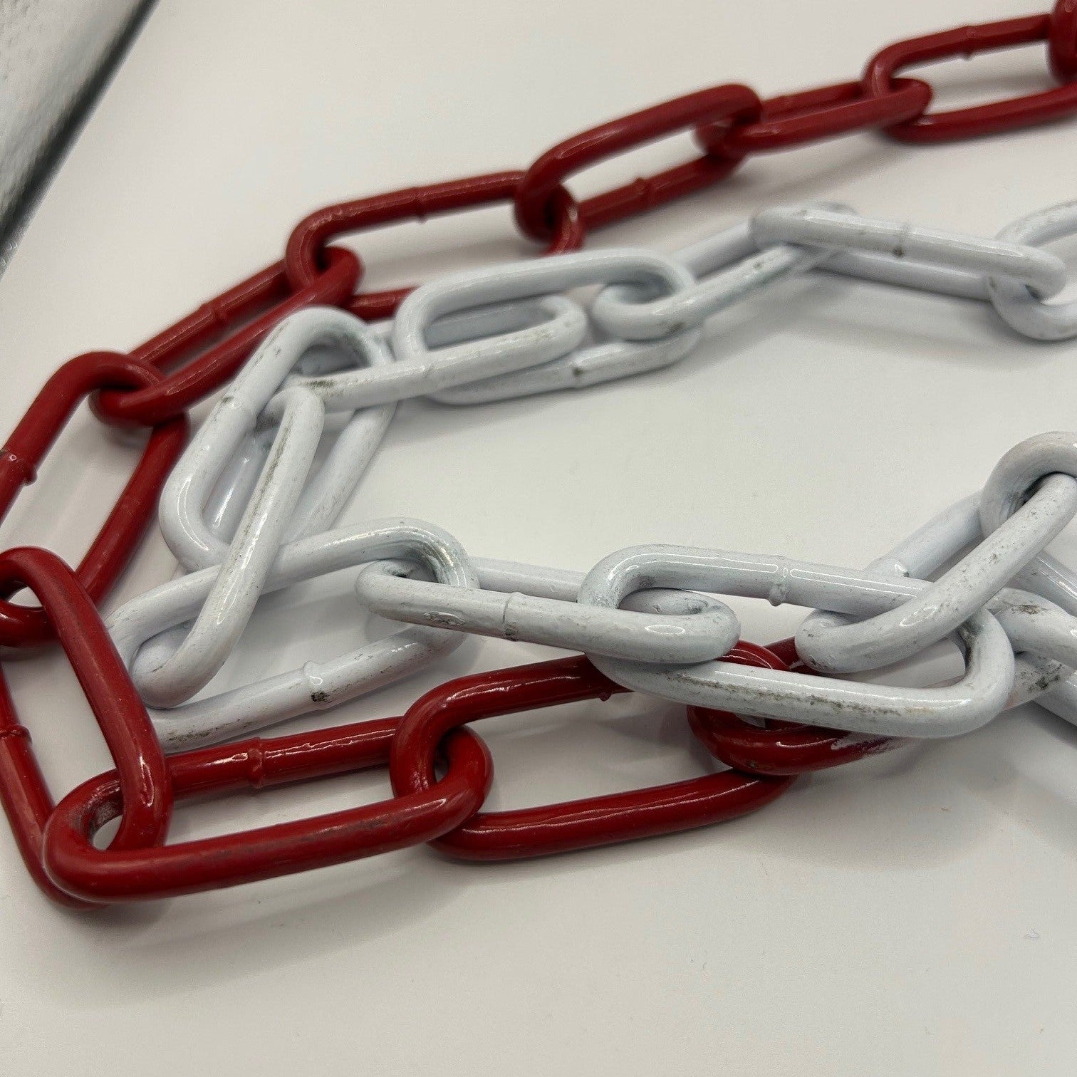 Epoxy Barrier Chain - Red/White